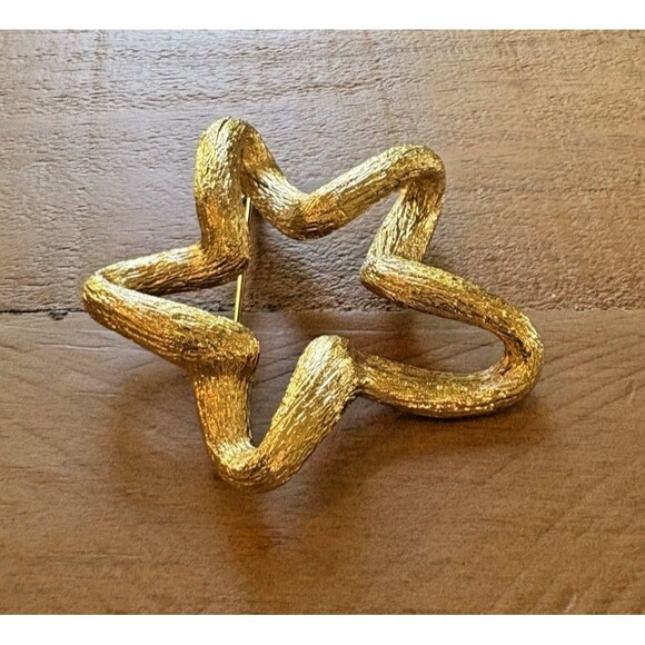 Vintage St John Open Star Brooch Pin Gold Tone Star Brooch Used - Picture 2 of 9